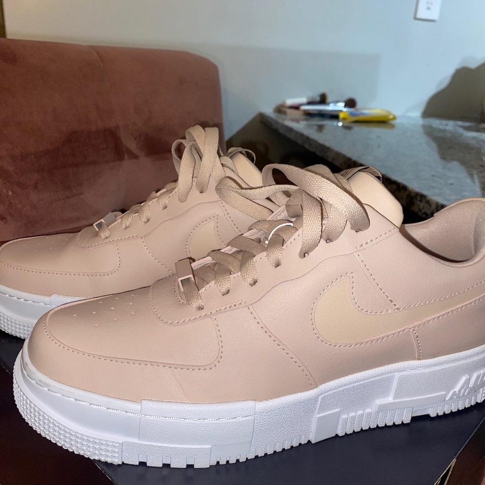 Nike Women’s AF1 Pixel